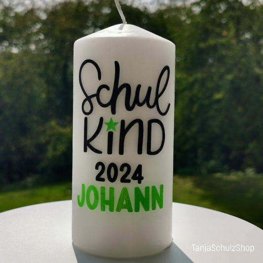 Schulkind 2024 Kerze, personalisiert mit dem Namen des Kindes