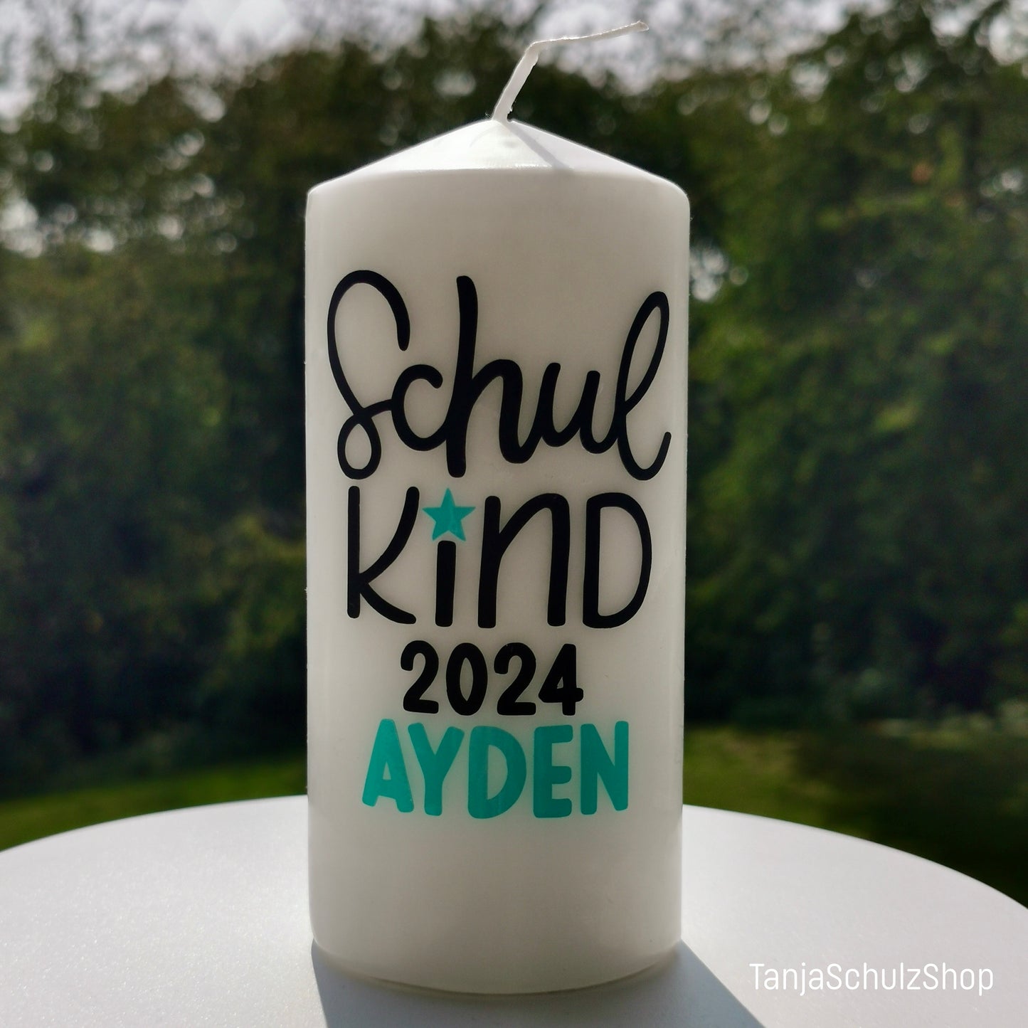 Schulkind 2024 Kerze, personalisiert mit dem Namen des Kindes