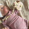Baby mit Beißanhänger und Schnullerkette | TanjaSchulzShop