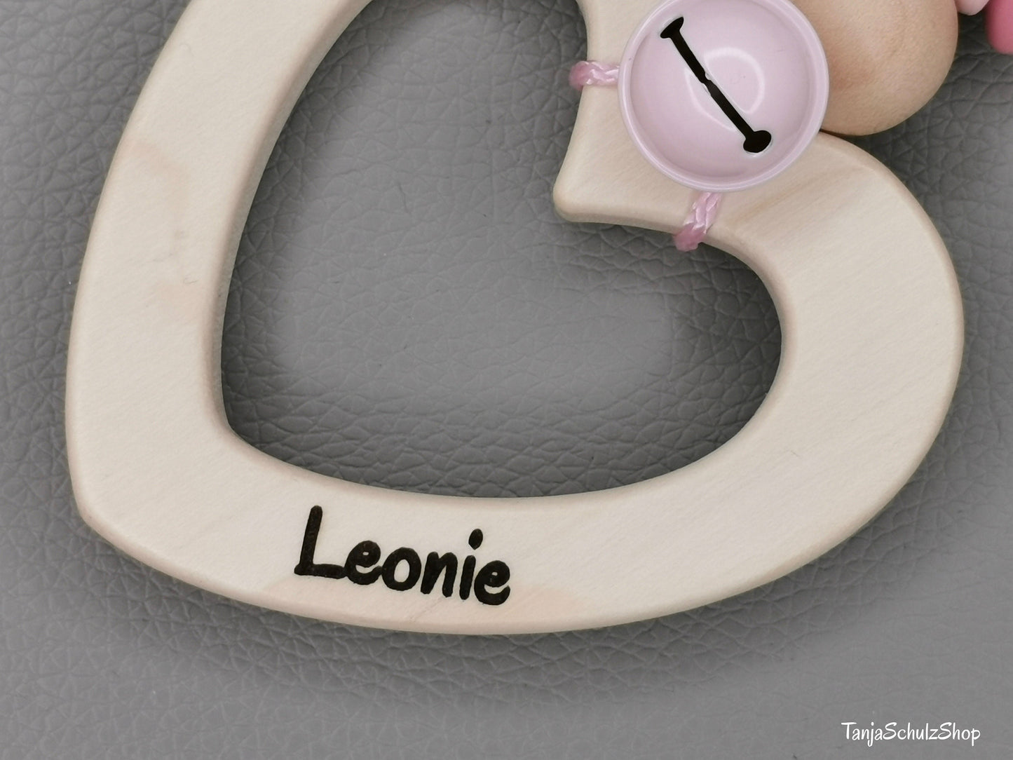Baby Kinderwagen oder Autositz Anhänger Herz auch mit Gravur des Namens möglich